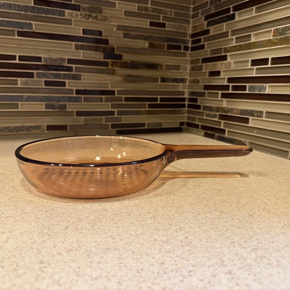 Vintage Visions Corning Amber Glass Skillet 7